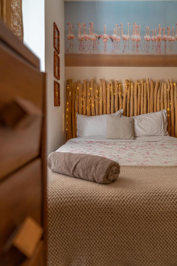 La Cabane Camarguaise En Centre Ville - Une Nuit A Ним Экстерьер фото
